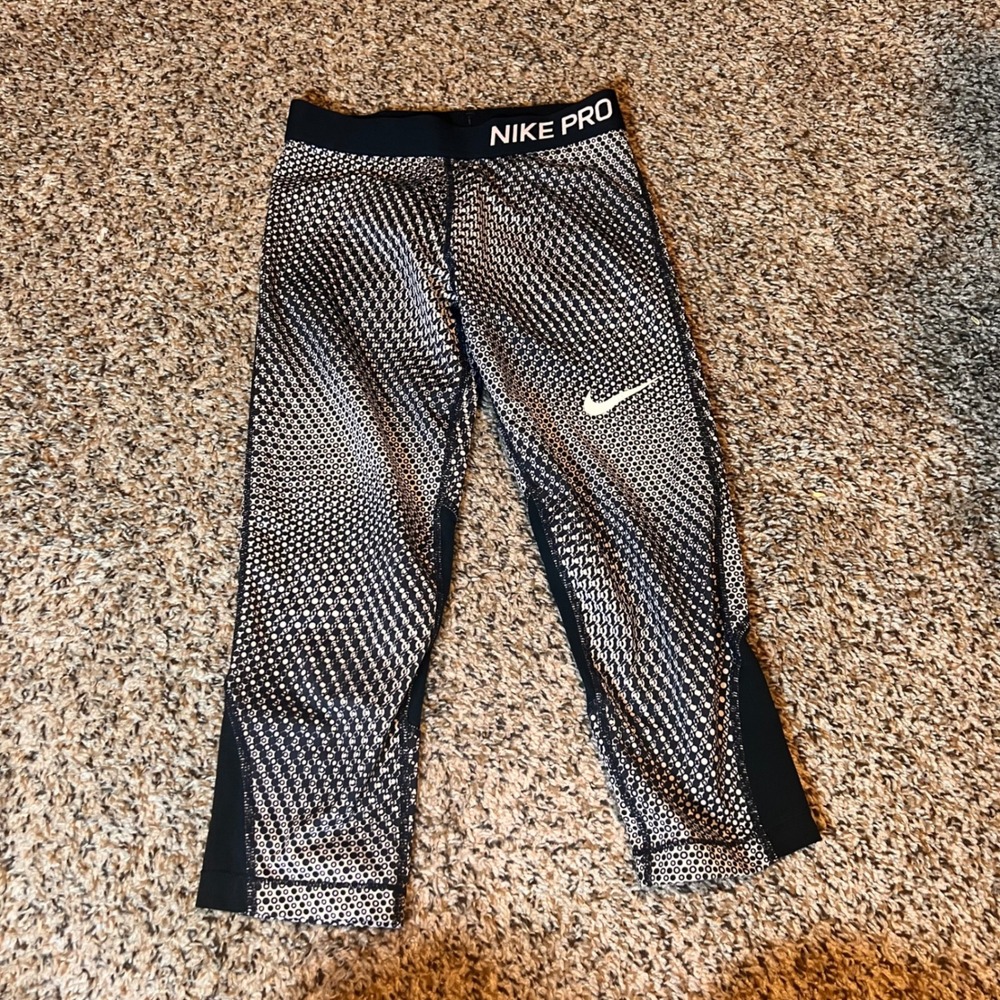 Nike Pro Women's Training Capri Leggings Black‎ White Pattern Medium
